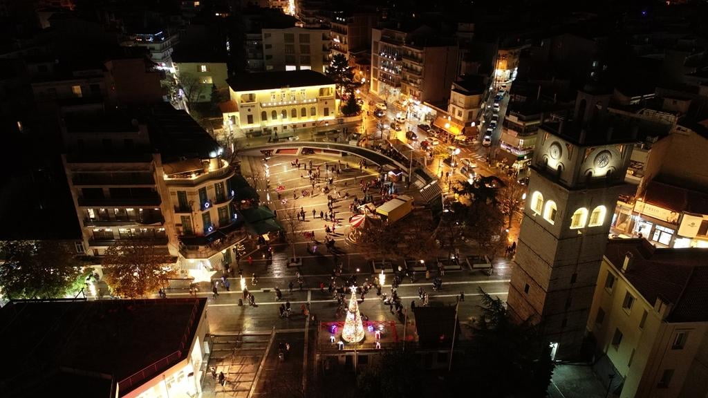 Χριστούγεννα: Καρουζέλ και πόνυ με ρόδες στην Κοζάνη