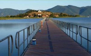 Οι Πρέσπες που στεγνώνουν – Η στάθμη της Μεγάλης Πρέσπας έχει κατέβει 10 μέτρα από το 1985 ploth-gefyra-prespes