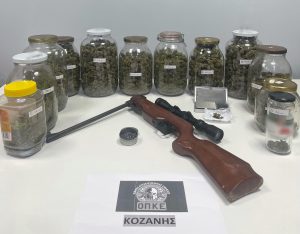 Σύλληψη 45χρονου στην Κοζάνη – βρέθηκαν πάνω από 2 κιλά κάνναβης και αεροβόλο όπλο και διόπτρα xasisi