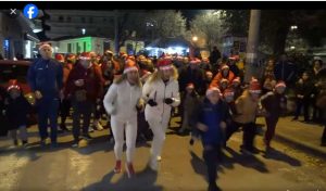 Με σκουφάκια Άγιου Βασίλη έτρεξαν μικροί και μεγάλοι στην Κοζάνη DHMO