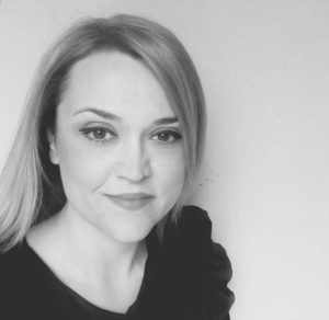 Χριστούγεννα στην Ελλάδα του 2025 — Αγάπη ή Ανισότητα; Μια κοινωνία σε δύο ταχύτητες Tania Otta