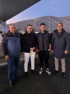 Στο μπλόκο της Σιάτιστας στελέχη του ΣΥΡΙΖΑ-ΠΣ: Δήλωση στήριξης στους αγρότες syriza-